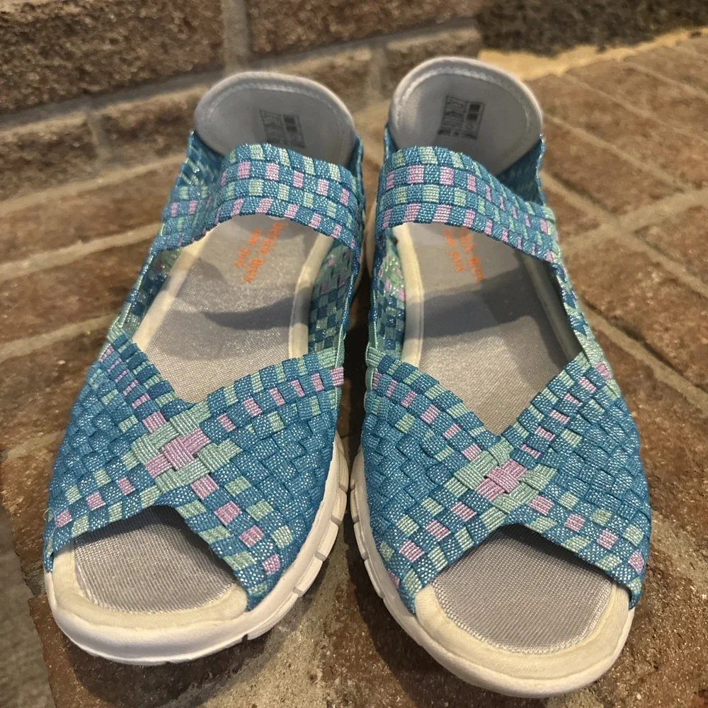 Bernie Mev Womens Comfi Sea Breeze Shimmer Stretch Woven‎ Open Toe Sz 8 #421